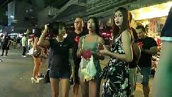 Turista sexual com garotas tailandesas e prostitutas